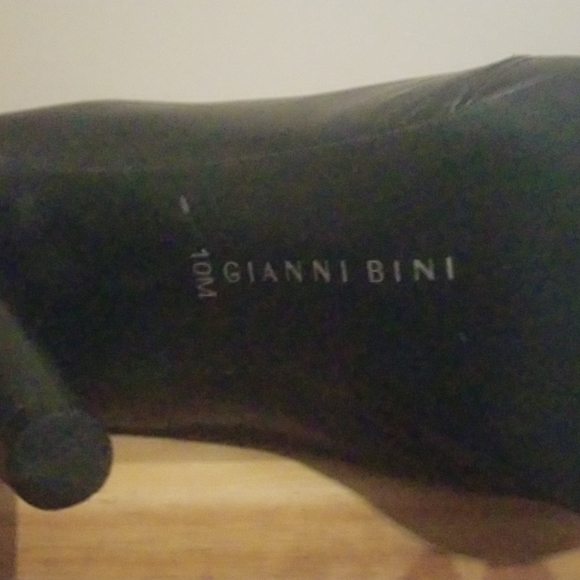 Gianni Bini size 10M Black Leather Boots - Picture 2 of 6